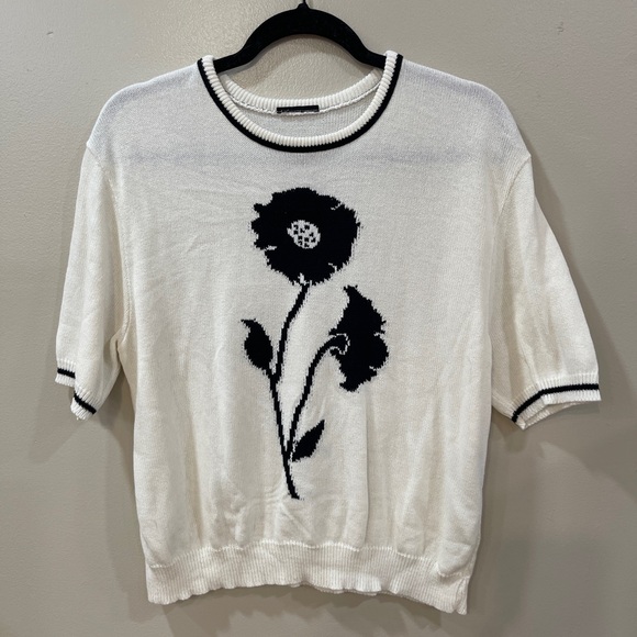 Tops - VTG Floral Knit Sweater Top - Black and Cream